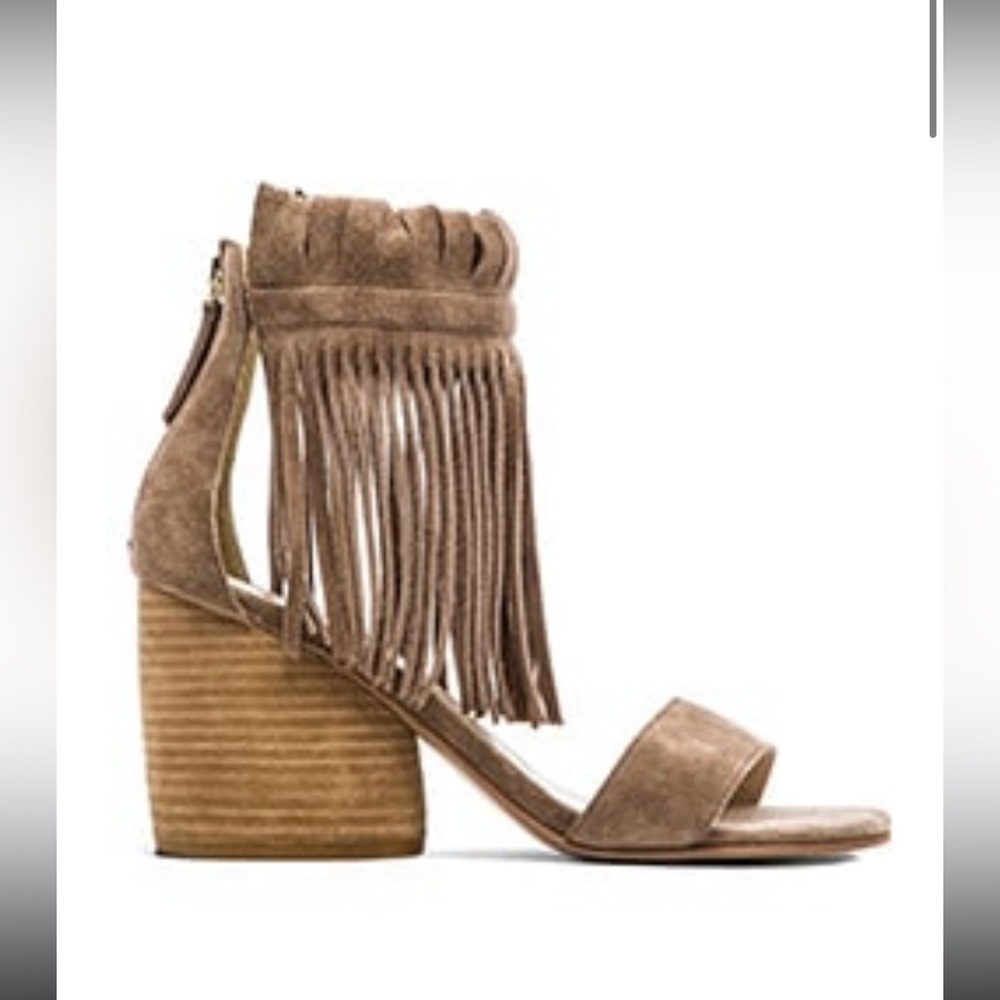 Free People Matiko Brentwood Sandal in Taupe